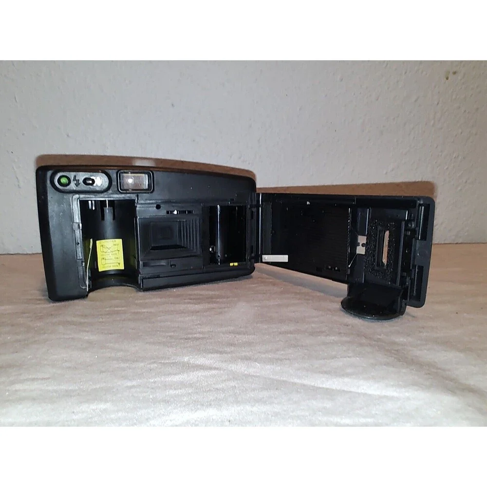 Studio 35 ST-200 Point & Shoot Reusable Camera w/Flash Black For Parts No Test